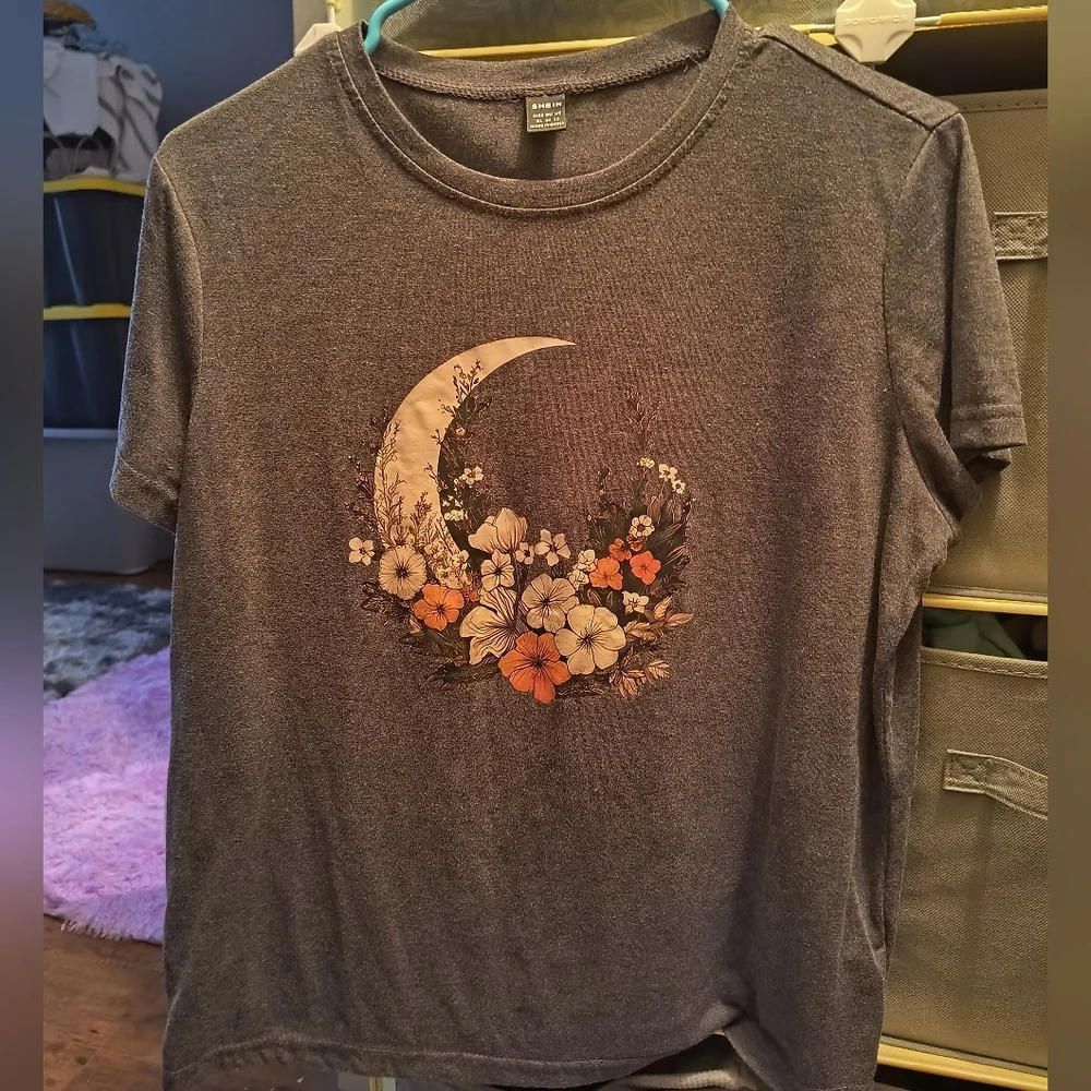 Women's XL crescent moon floral flower hippie Gothic print grey SheIn shirt